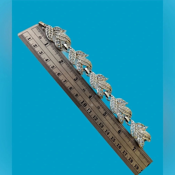 Coro vintage bracelet.  1960’s floral bracelet silver plated small blue crystals - Picture 4 of 5